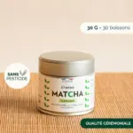 Anatae Classic matcha 30 g tin on bamboo mat with French product callouts